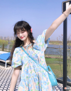 【时尚一点】碎花裙“又回归”了！在夏日里穿特别潮，温柔减龄又有魅力