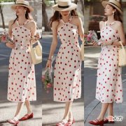 【时尚一点】到了夏天，女人多穿“法式”氛围穿搭，简约舒适，获取高级慵懒感