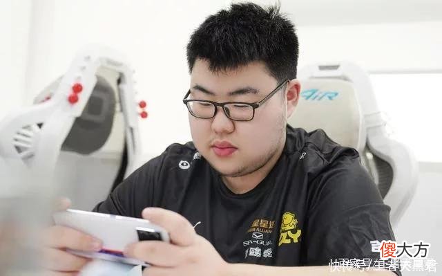 【游戏迷】KPL夏季赛:狼队小胖复出被GK零封，真吃不上饭了，黎洛BP被质疑
