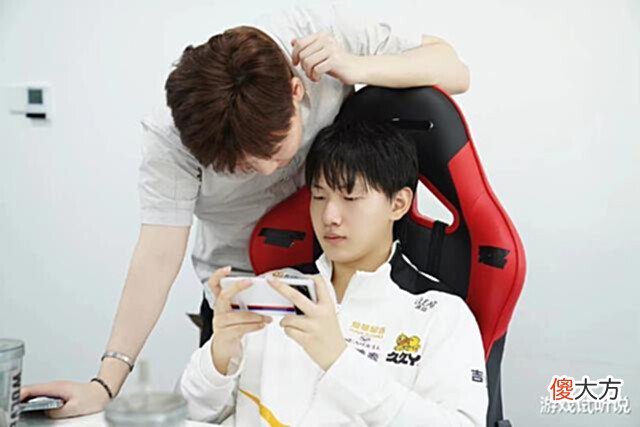 【游戏世界】狼队终于觉醒了!训练赛小胖、向鱼回归,世冠5人组集结,暴打GK