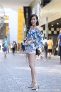 【时尚一点】时尚美女喜欢细跟鞋，夏季的凉鞋款式繁多，让人看花了眼