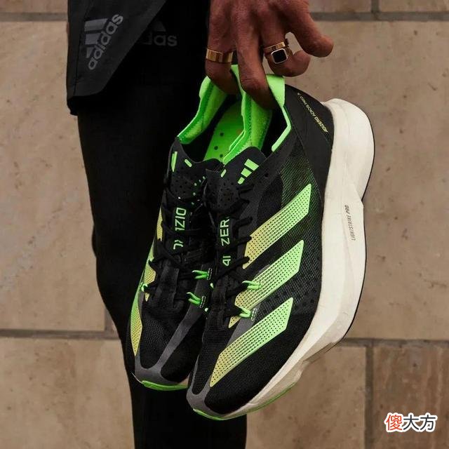 【时尚一点】老鞋回归、设计师合作，破釜沉舟的Adidas会为我们带来什么惊喜？