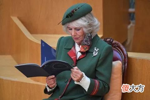 【时尚一点】卡米拉过75岁生日，未来英国王后的珠宝收藏竟赢了戴安娜王妃