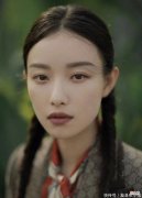 【时尚一点】流行了20年的瓜子脸失宠了！现在“方脸”才吃香，自带高级气场