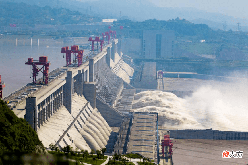 【历史故事】三峡水库储水量393亿立方米，放光三峡水库的蓄水需要多久？