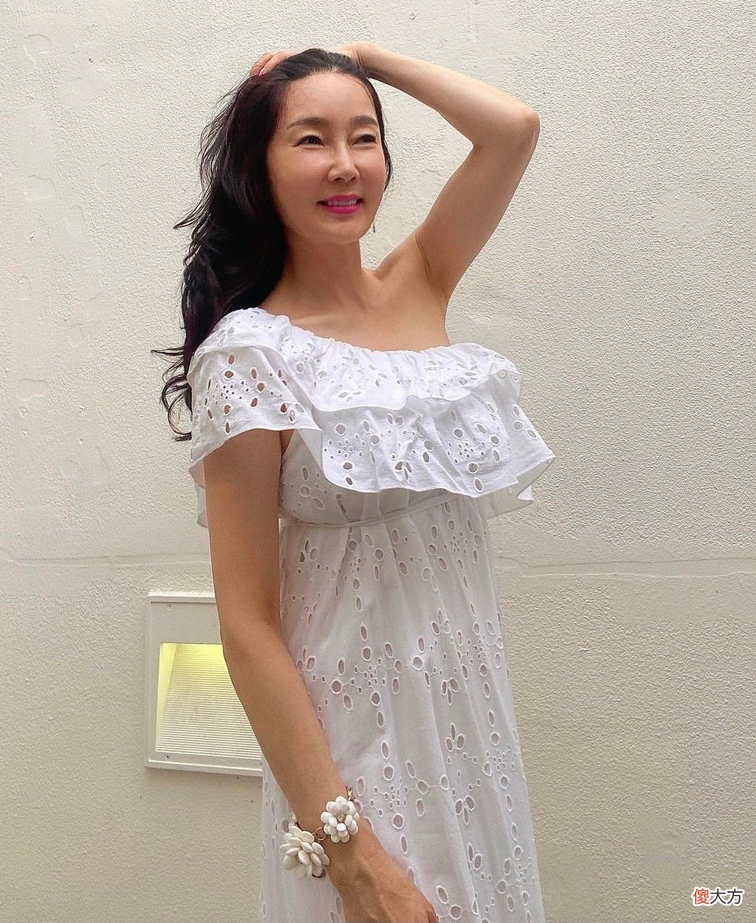 【就爱时尚】真替中年女人捏把汗，夏季不懂得如何“留白”，怎么会优雅体面？