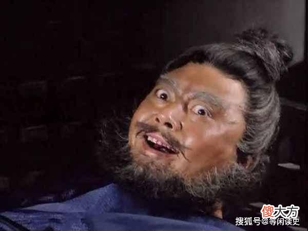 【历史故事】《三国演义》中张飞被杀，为什么没有卫士保护他？