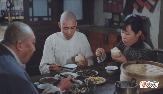 【爱历史】《骆驼祥子》中的人力车夫是怎样炼成的？