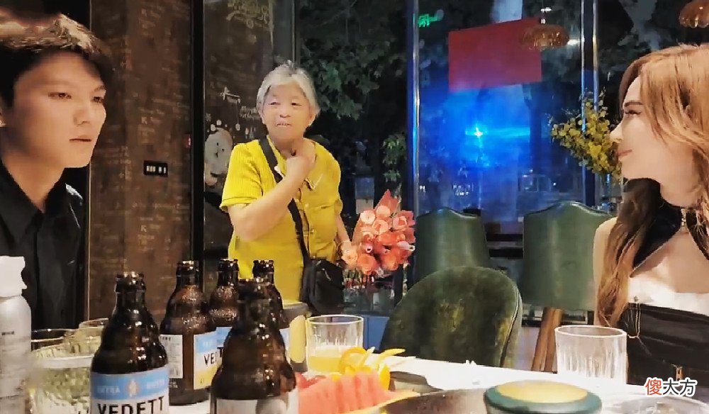 【游戏迷】童锦程遇到对手了!启大大仗义出手,帮助卖花的老婆婆后圈粉无数