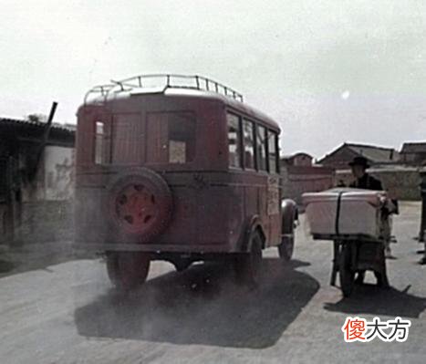 【爱历史】河北老照片：1939年日本人游碣石山，同行的中国小姑娘让人心疼
