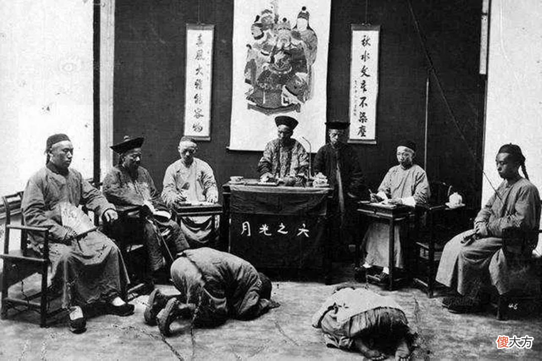 【历史故事】清代奇案:杀亲夫贤妇受酷刑,知府一眼辨真相,中计恶妇不打自招