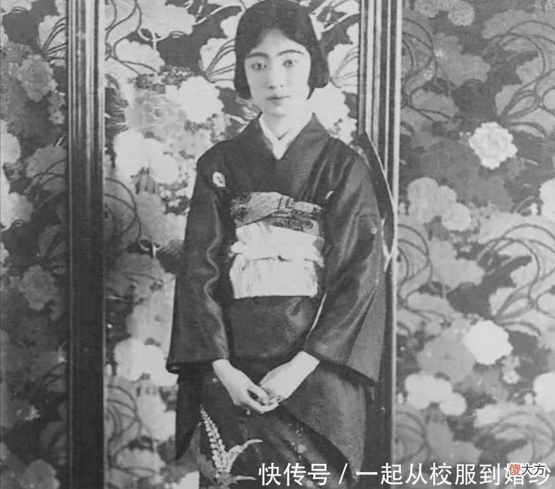 【爱历史】历史罕见照片，穿旗袍的婉容冷若冰霜，无袖旗袍的赵一荻人淡如菊！