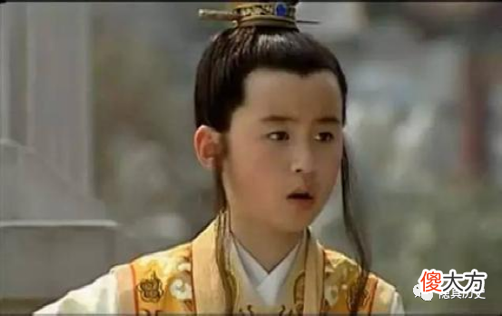【历史故事】小历历皇帝除了天不亮上早朝外，还得学习，十分辛苦