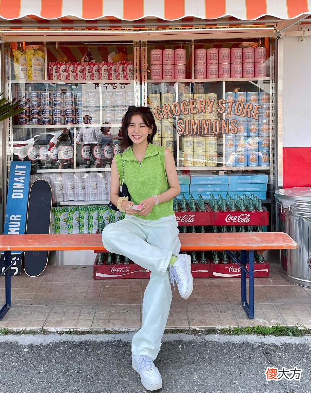 【时尚一点】ins上的宝藏短发博主 长相和穿搭都是高级的甜美范儿