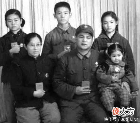 【历史故事】1955年，他被授予开国中将，但他还有一个身份，无人能及
