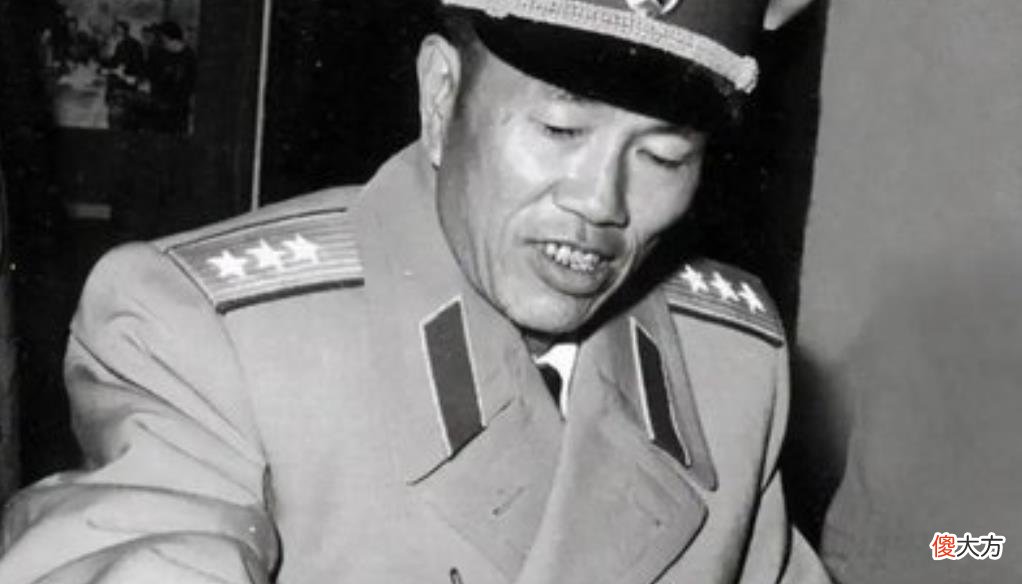 【爱历史】邓华力挺彭老总，被下放到四川，仅有一位开国中将敢去看望他