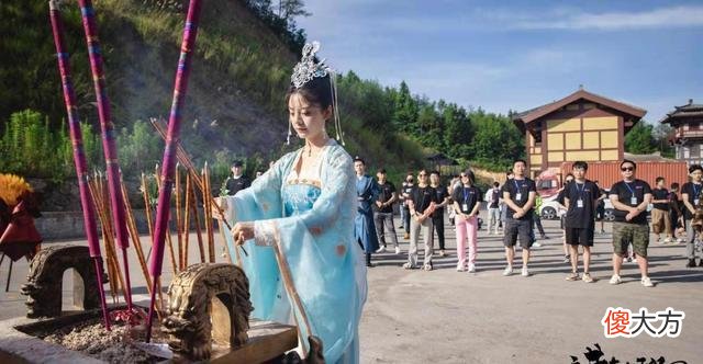 【就爱时尚】现在的妆造真是又贵又摆烂，看看同一个人在汉服圈和影视圈对比！