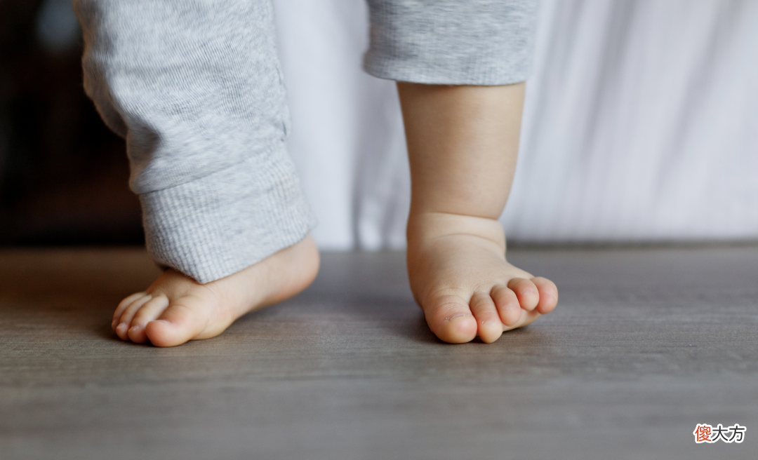 孩子走路早晚能看出“智商”高低？专家给出答案，你家多久会走？