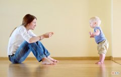 孩子走路早晚能看出“智商”高低？专家给出答案，你家多久会走？