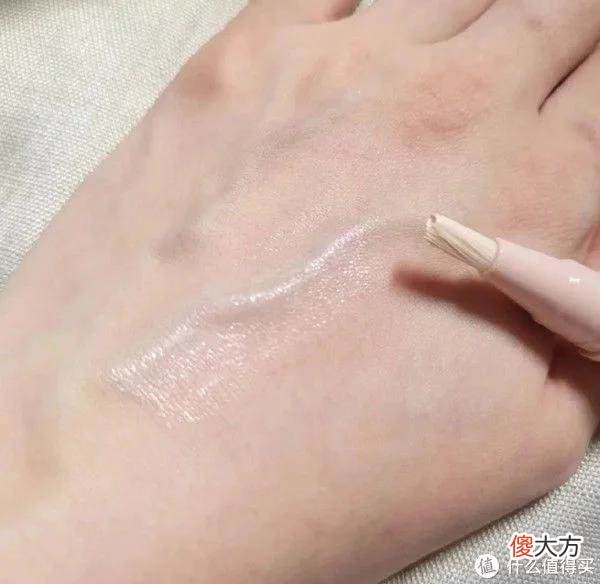 【就爱时尚】兰蔻「星河」限定唇膏礼盒；润百颜咖啡净透泥膜；卡姿兰琉光底妆系列... | 新品速递