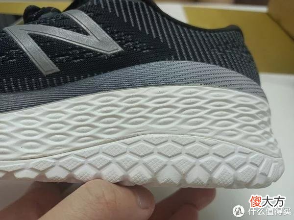 【就爱时尚】160元购买160美金的旗舰款缓震跑鞋——New Balance Fresh Foam More v1开箱