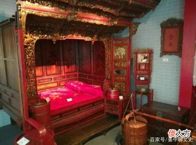 【历史故事】为什么古人的床头不宜对向镜子？