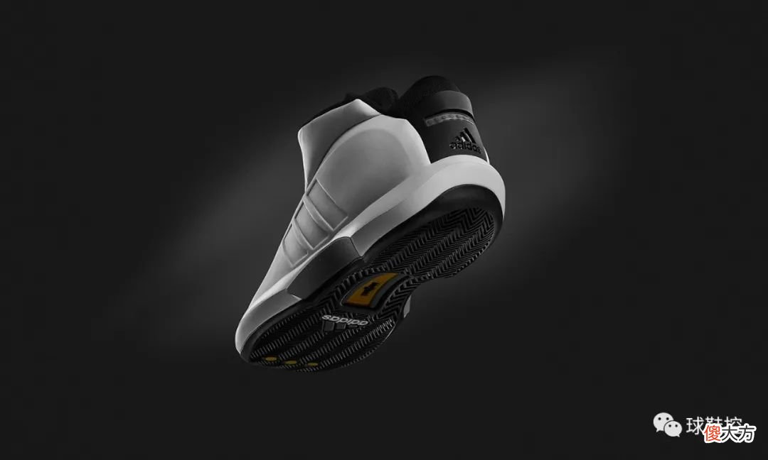 【时尚一点】又一双新 YEEZY 曝光，发售信息来了＆国内官宣，Kobe 当年脚下的经典即将回归！
