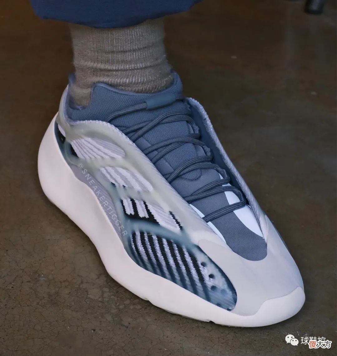 【时尚一点】又一双新 YEEZY 曝光，发售信息来了＆国内官宣，Kobe 当年脚下的经典即将回归！