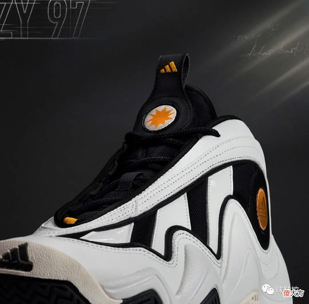 【时尚一点】又一双新 YEEZY 曝光，发售信息来了＆国内官宣，Kobe 当年脚下的经典即将回归！