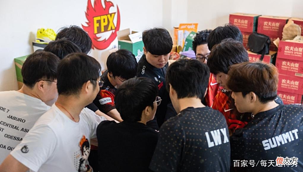 【游戏迷】LPL夏季赛：FPX轻松横扫LNG，Clid连斩MVP，Uzi逗笑观众