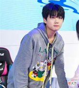 【游戏世界】想恋爱的心藏不住了,乐言换上情侣头像,女友太漂亮他想官宣?