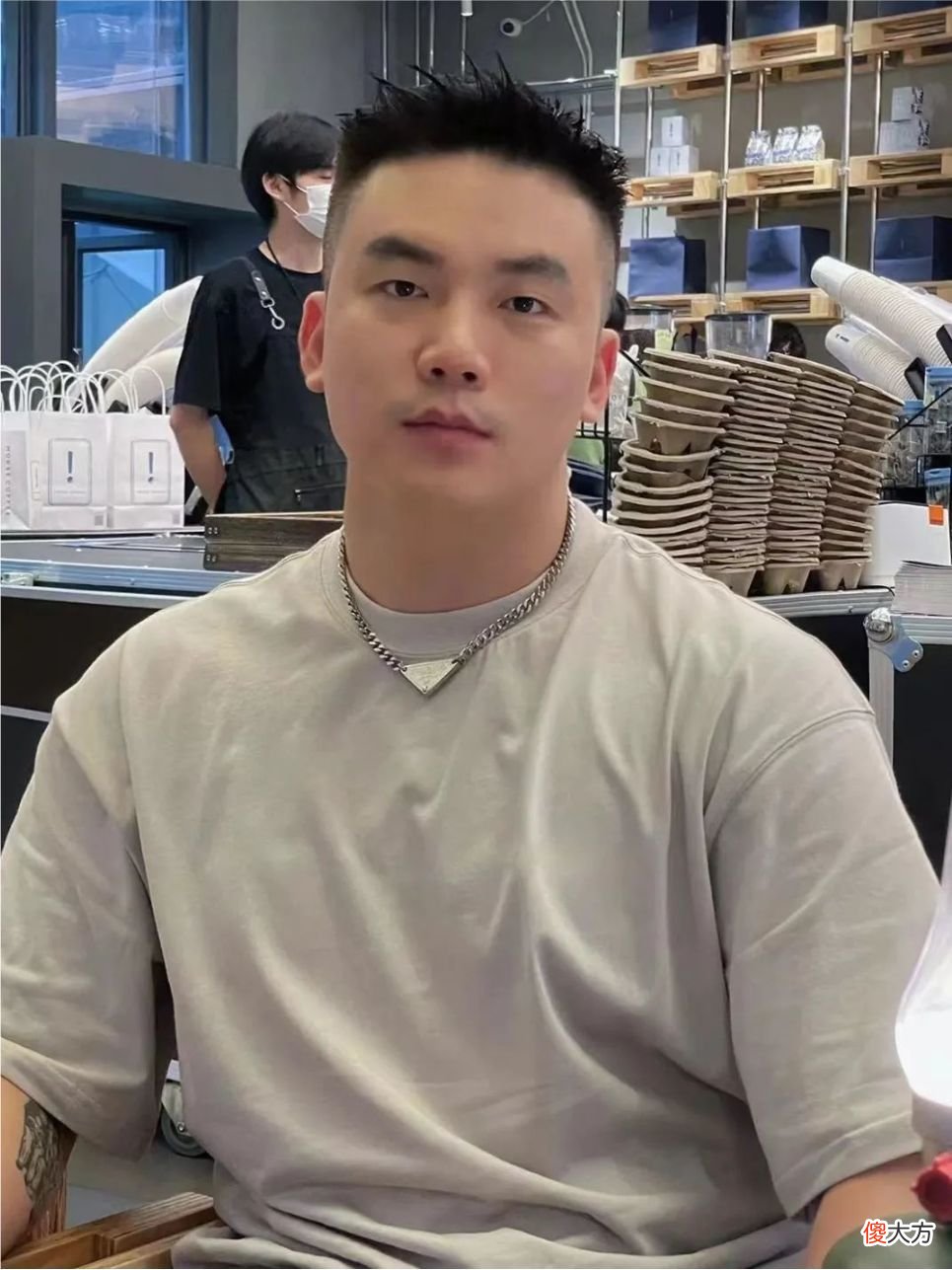 【时尚一点】越剪越帅气的男士发型，选这三种错不了，清爽利落真有型