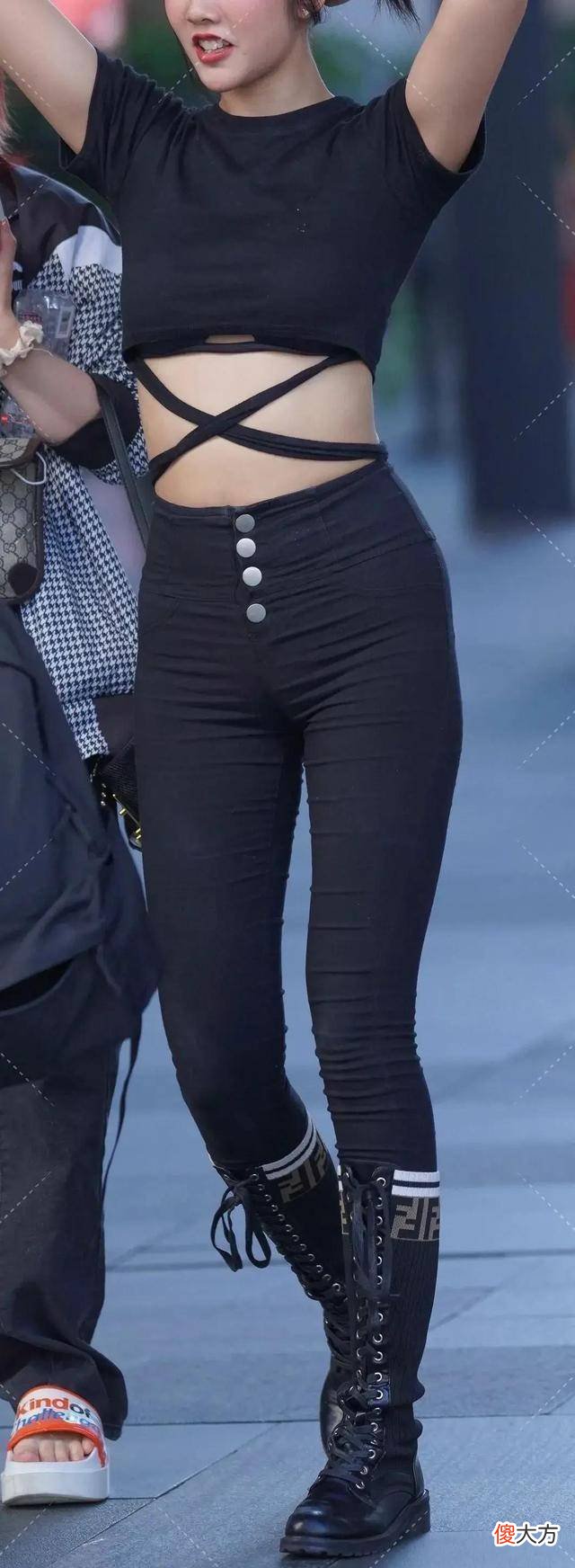 【时尚一点】今年春天不要再挑衣服了，换上这条时尚裤，遮阳又能装饰