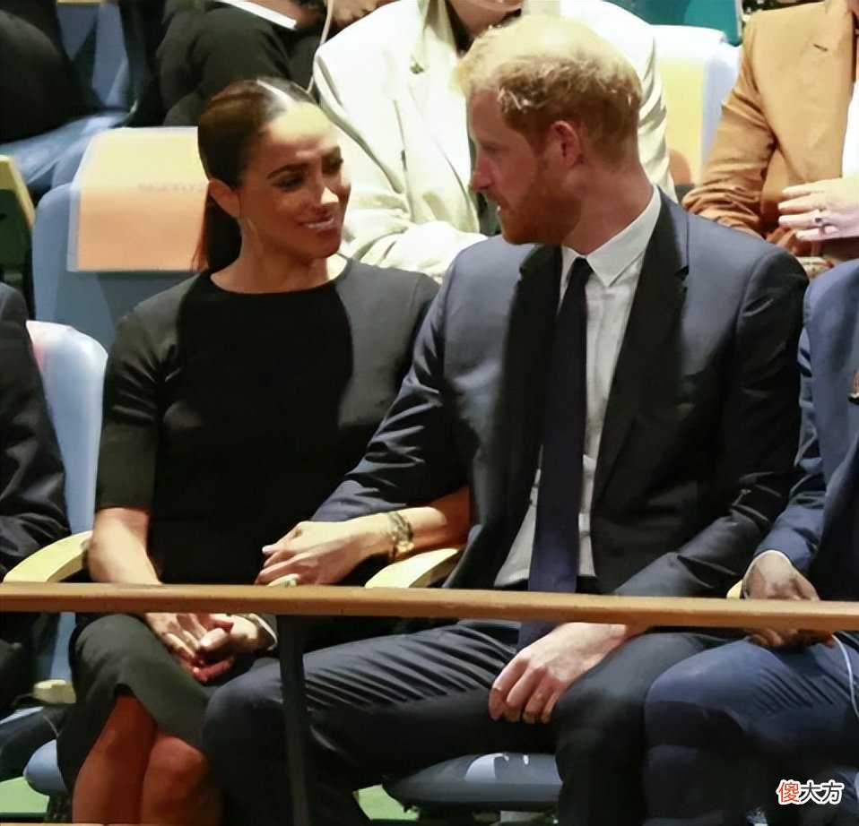 【就爱时尚】前王妃梅根闪耀纽约!换服装不换发型,裙装身材显瘦裤装秀出美腿