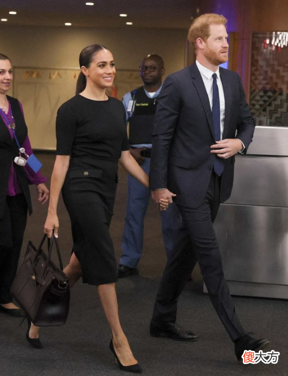 【就爱时尚】前王妃梅根闪耀纽约!换服装不换发型,裙装身材显瘦裤装秀出美腿