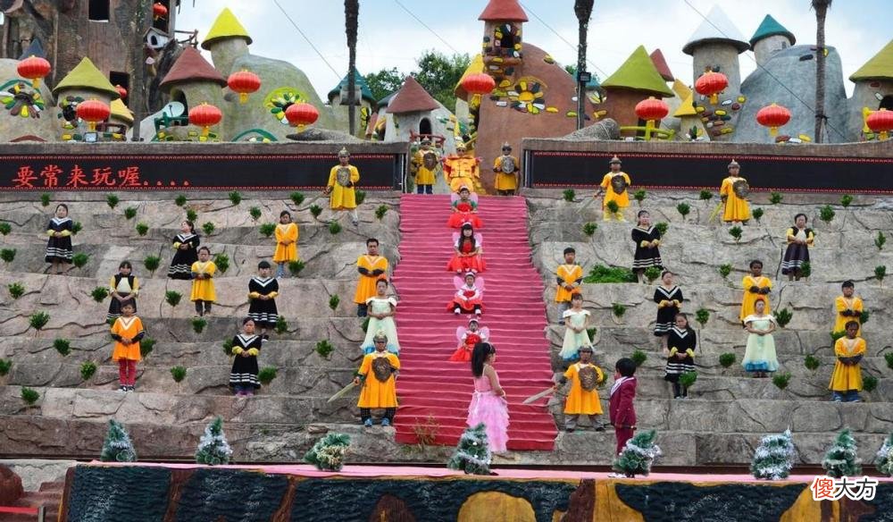 云南有个“小人国”，100多人身高不足1.3米，背后故事令人动容
