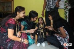 她是真人版“洋娃娃”，60厘米身高打破吉尼斯纪录成知名女星