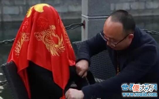 浙大硕士充气娃娃结婚，和自造充气娃娃度过一生