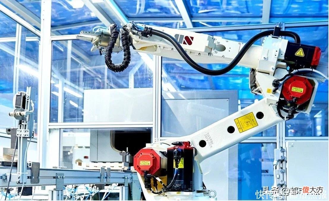 【时尚一点】足力健与年轻人实现双向互动 让年轻人对老龄品牌“改观”