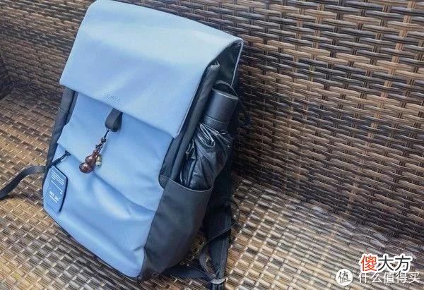 【就爱时尚】地平线8号MOMENT双肩背包：轻巧减负，通勤出街颜选