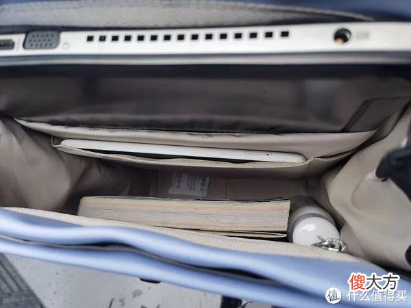 【就爱时尚】地平线8号MOMENT双肩背包：轻巧减负，通勤出街颜选