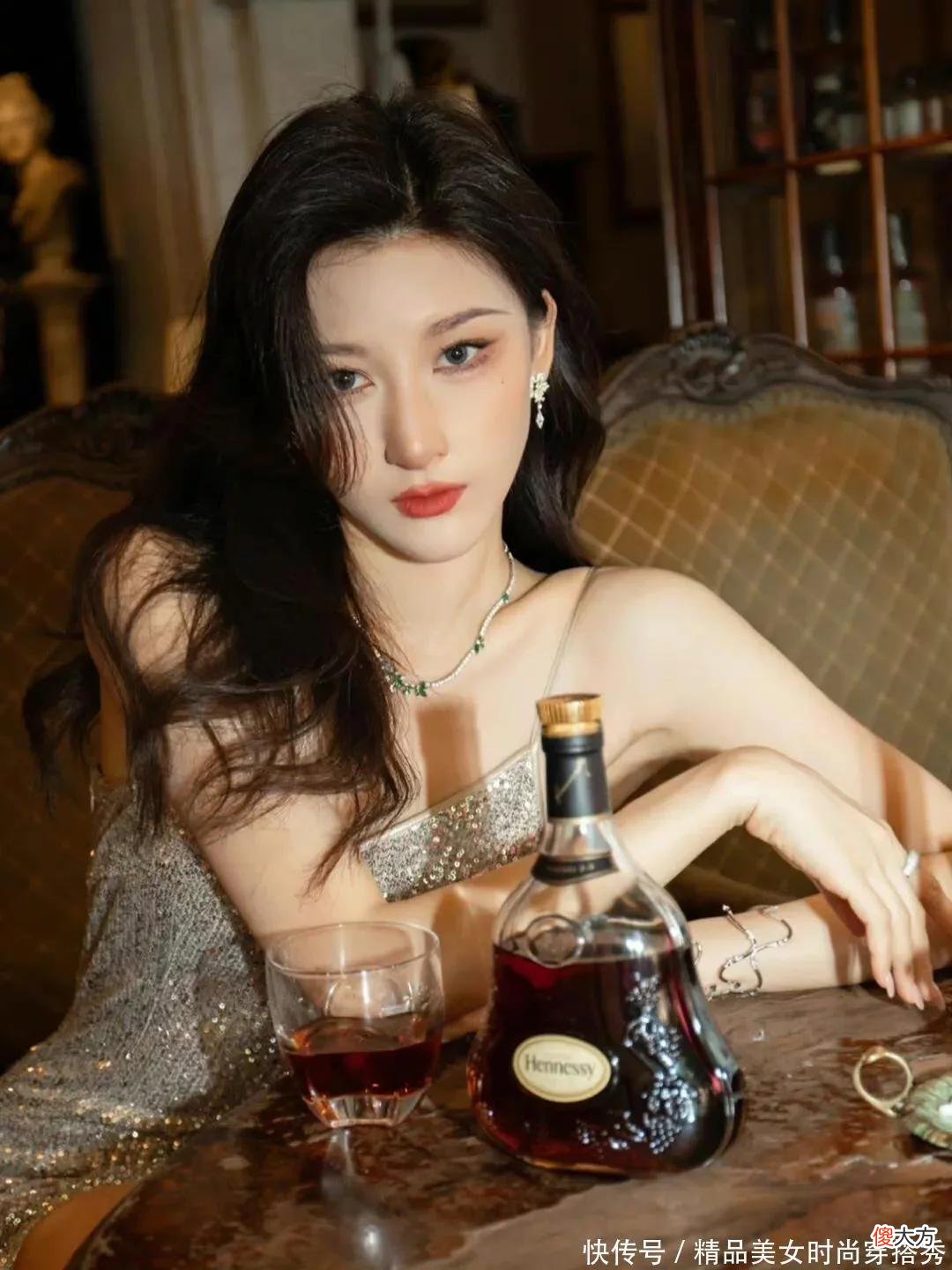 【时尚一点】真正的大美女，颜值、身材、气质缺一不可