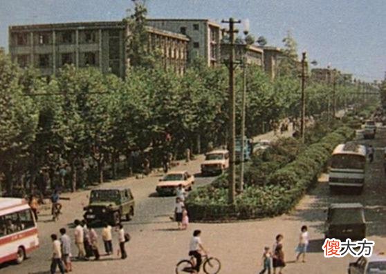 【爱历史】老照片：80年代的成都，这样的老成都再也回不去了