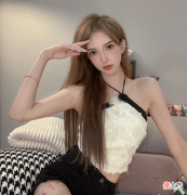 【游戏迷】大哥说两人的交流很少，每天只发5条，让南妹儿伤心的哭了。