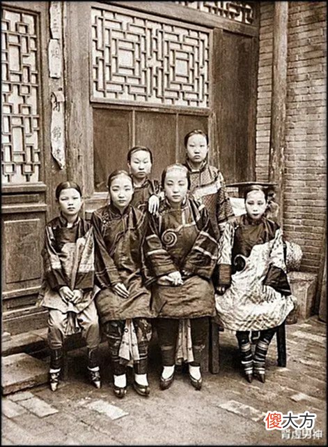 【爱历史】清末到民国时期的一些美女肖像老照片