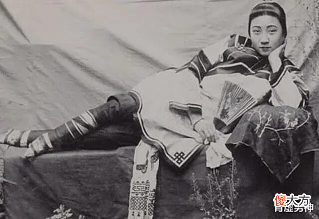 【爱历史】清末到民国时期的一些美女肖像老照片