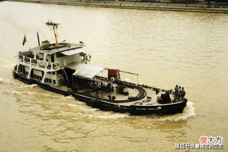 【历史故事】老照片：1973年珠江里的船只