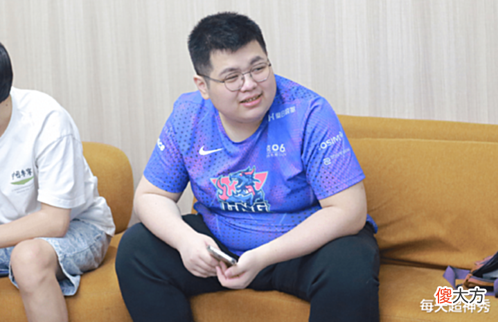 【游戏迷】小明精准开团,RNG力克LNG,LPL管泽元金句成真