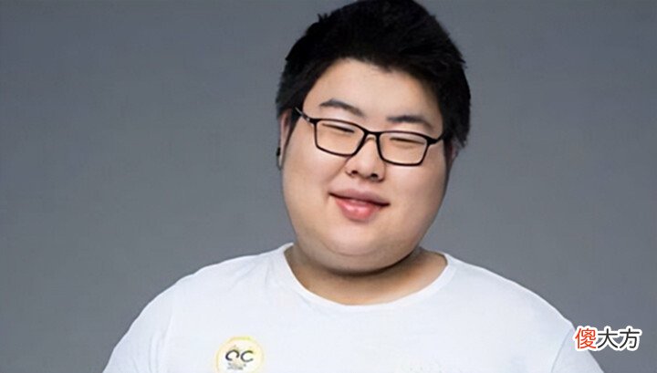 【游戏世界】狼队小胖不容小觑,英雄池十分夸张,宫本战力已经一万九