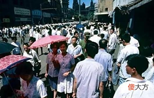 【历史故事】老照片:80年代的生活回忆,茅台酒4元一瓶的年代
